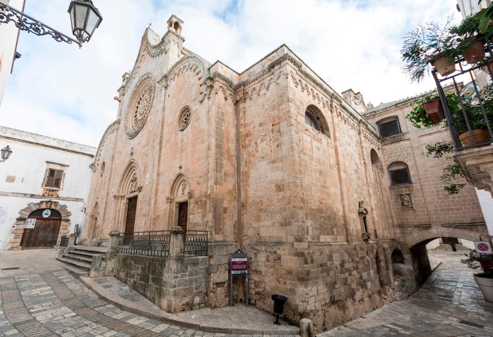 Cattedrale di Ostuni (Chiesa di Santa Maria Assunta)
